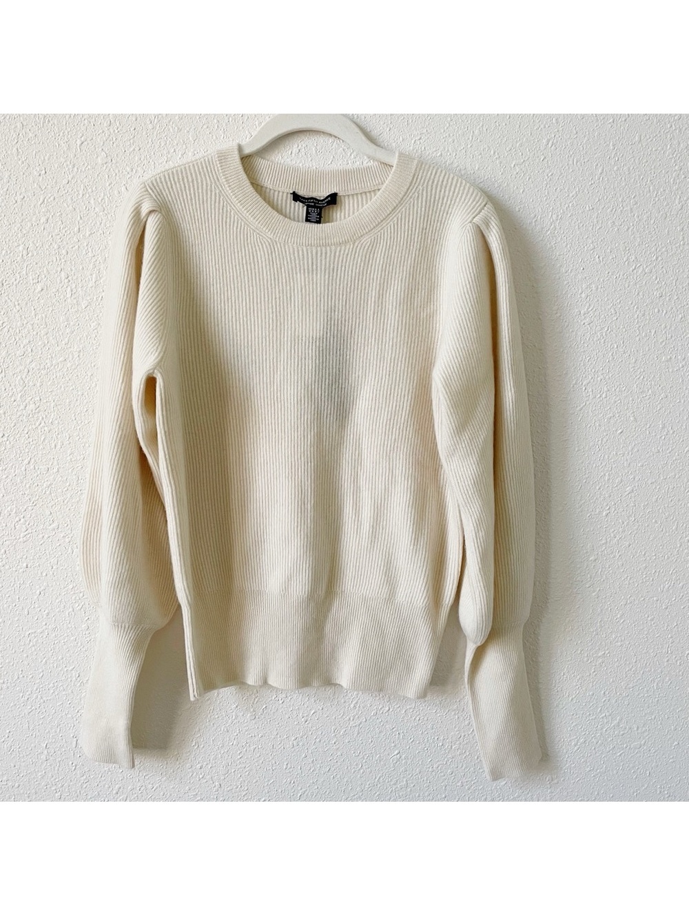 Saks Fifth Avenue 100% Cashmere Balloon Sleeve Sweater Snow Size Medium Neutral